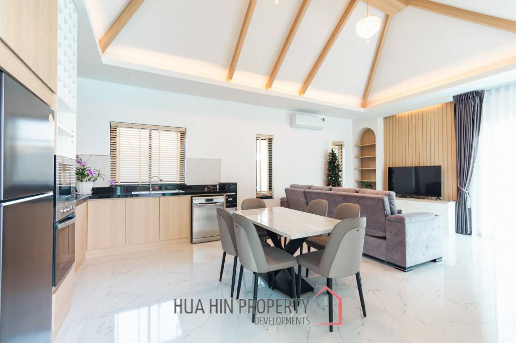 260 sqm modern villa with pool and rooftop terrace in Hua Hin City