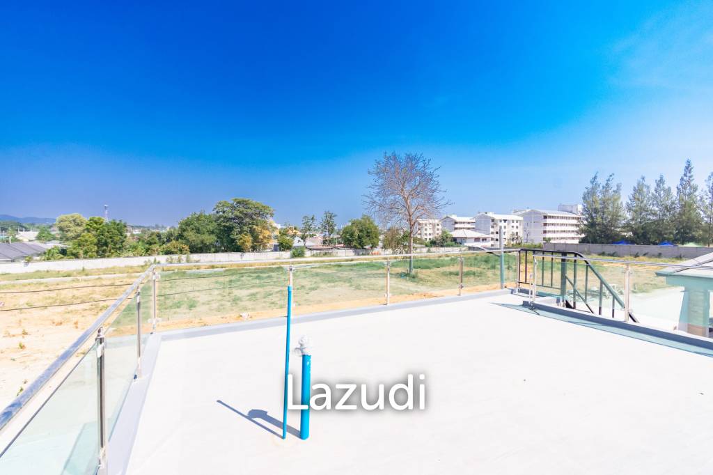 205 sqm modern villa with pool and rooftop terrace in Hua Hin City