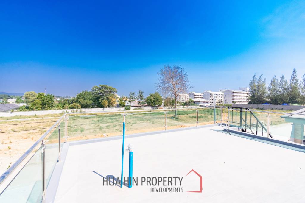 260 sqm modern villa with pool and rooftop terrace in Hua Hin City