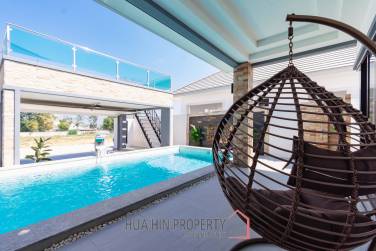 260 sqm modern villa with pool and rooftop terrace in Hua Hin City