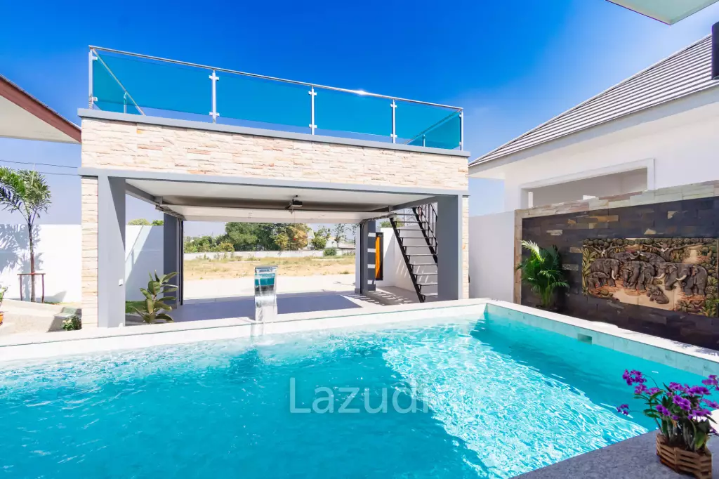 260 sqm modern villa with pool and rooftop terrace in Hua Hin City