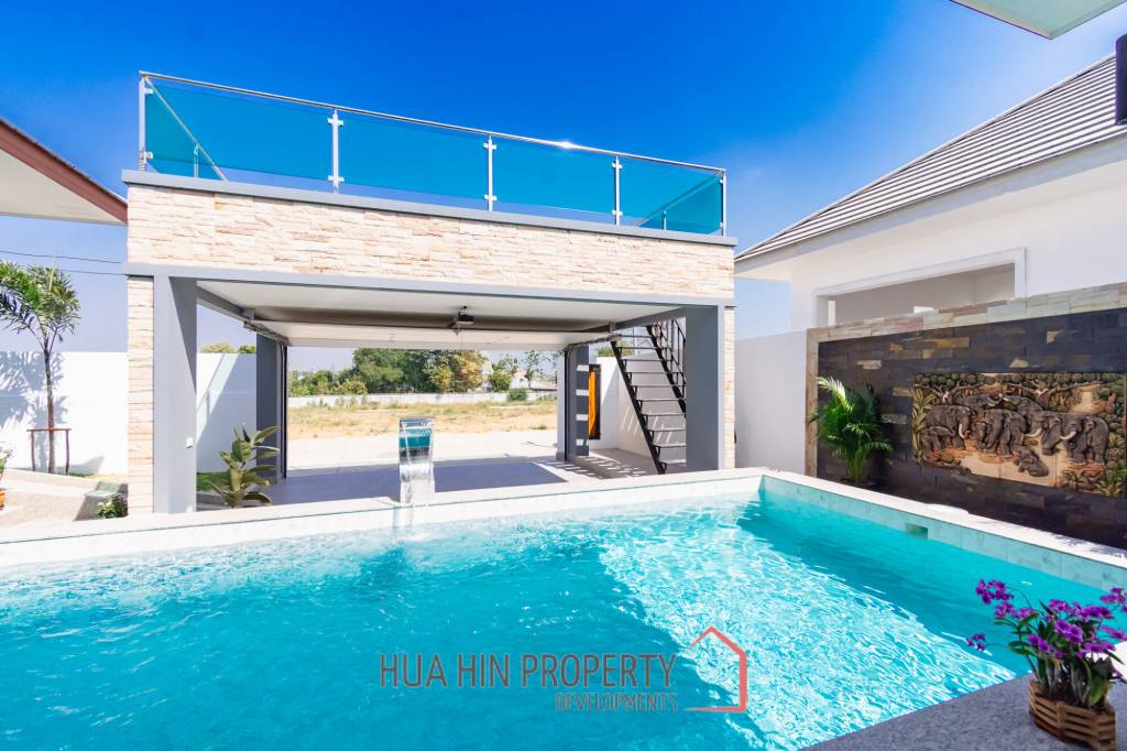 260 sqm modern villa with pool and rooftop terrace in Hua Hin City