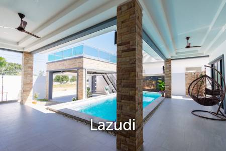 205 sqm modern villa with pool and rooftop terrace in Hua Hin City