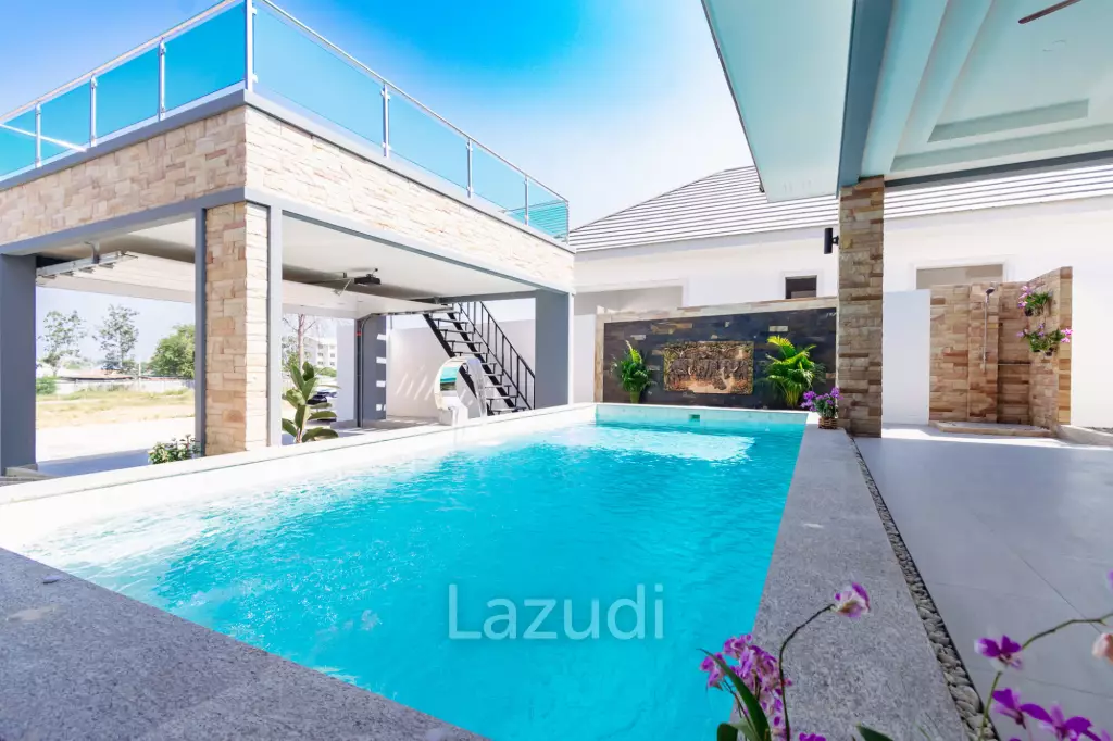 260 sqm modern villa with pool and rooftop terrace in Hua Hin City