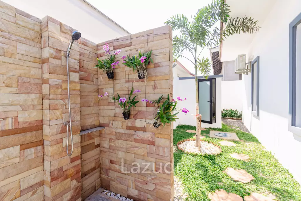 260 sqm modern villa with pool and rooftop terrace in Hua Hin City