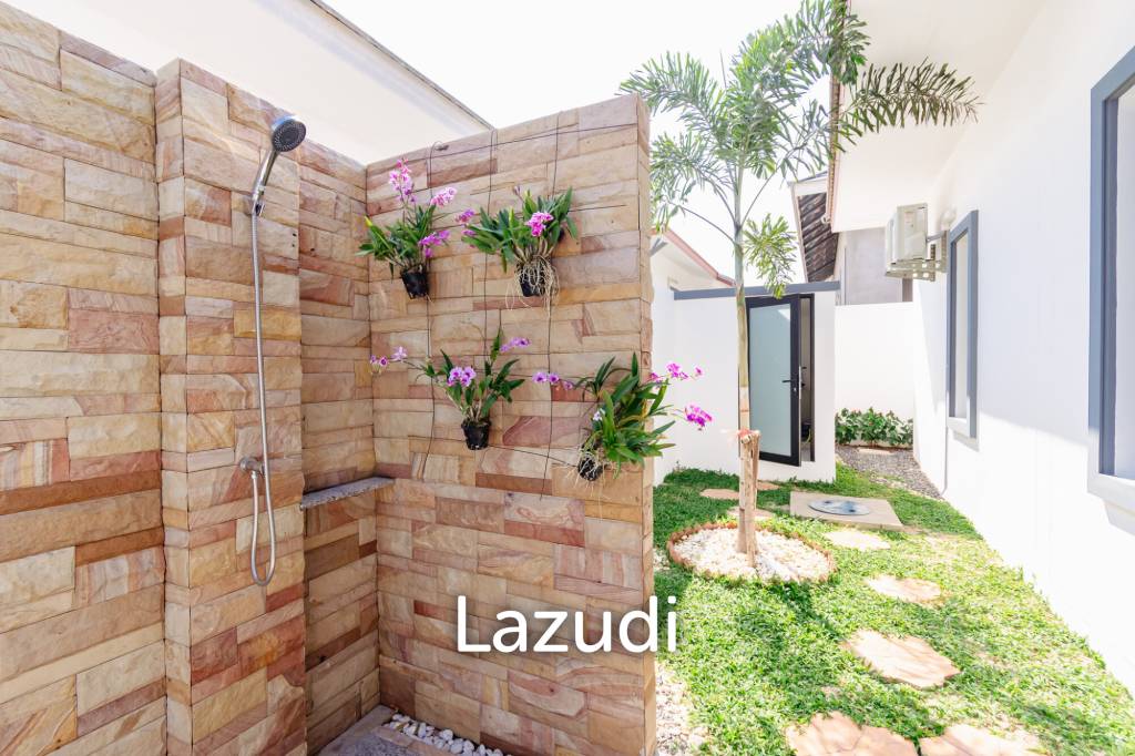 205 sqm modern villa with pool and rooftop terrace in Hua Hin City