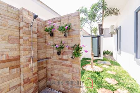 260 sqm modern villa with pool and rooftop terrace in Hua Hin City