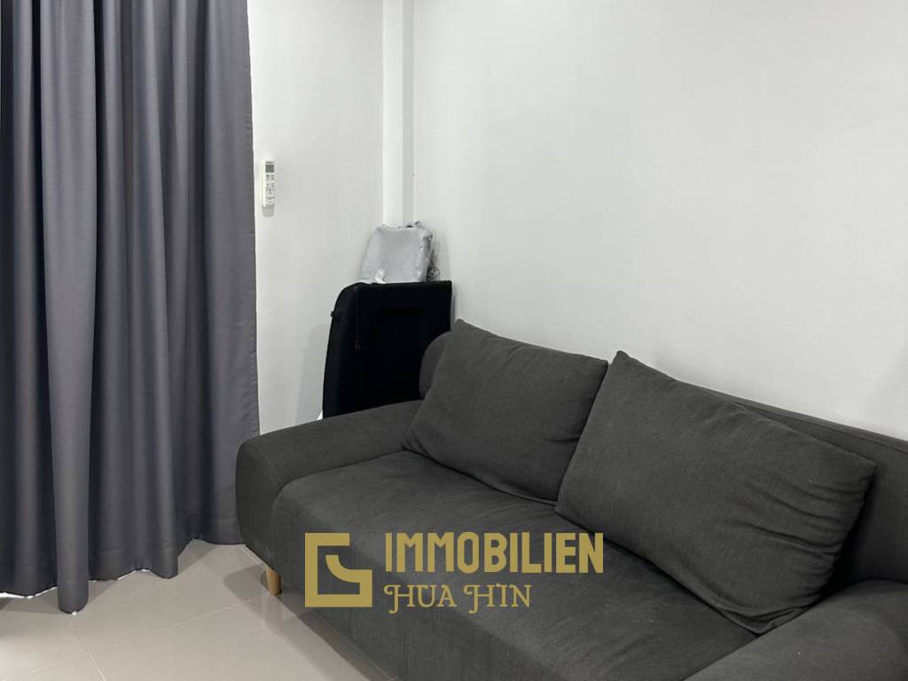 Modern 72 sqm 2-Bed Townhouse in Hin Lek Fai