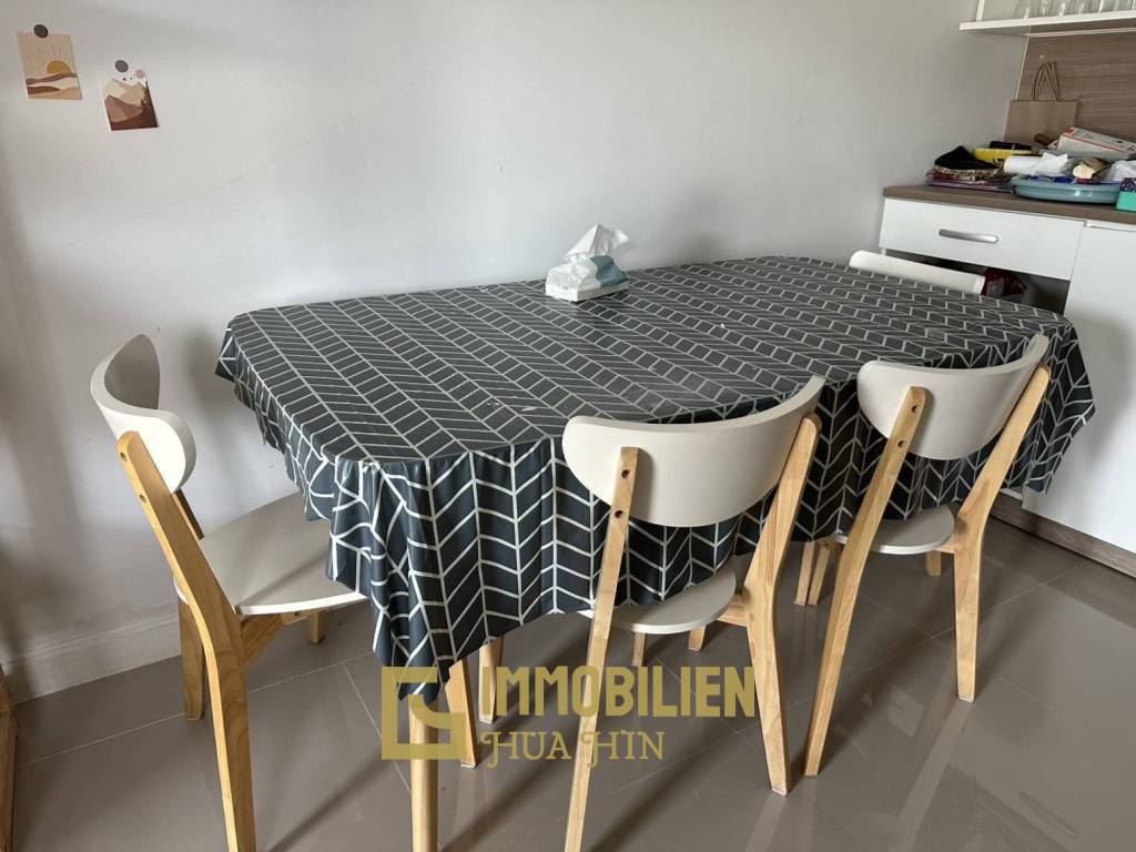 Modern 72 sqm 2-Bed Townhouse in Hin Lek Fai