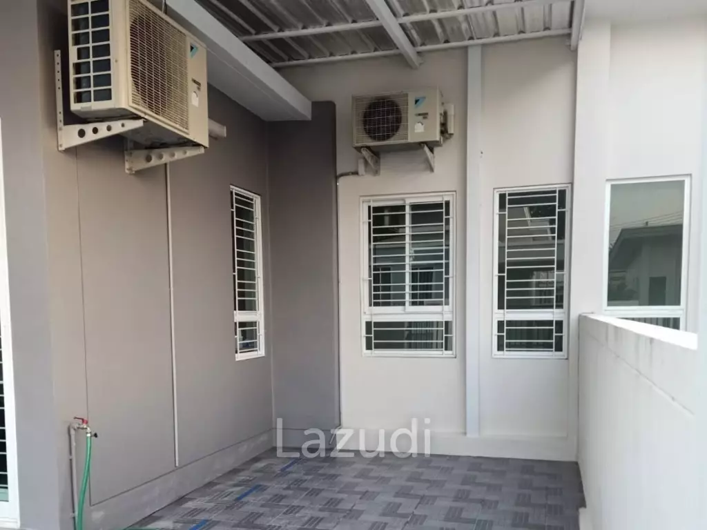 Modern 72 sqm 2-Bed Townhouse in Hin Lek Fai