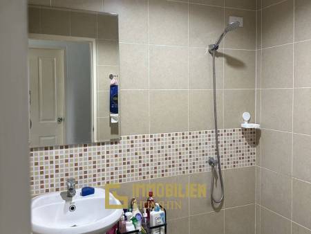 Modern 72 sqm 2-Bed Townhouse in Hin Lek Fai