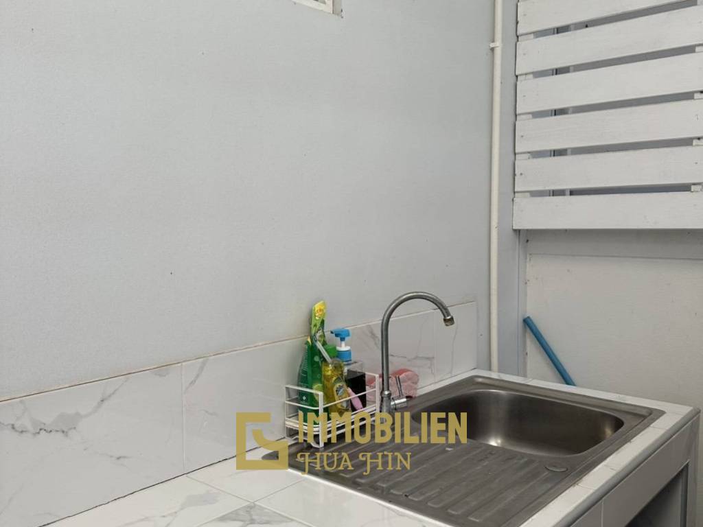Modern 72 sqm 2-Bed Townhouse in Hin Lek Fai