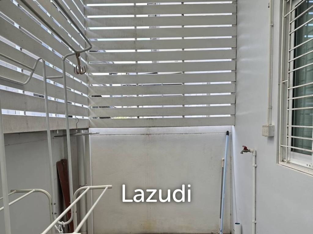 Modern 72 sqm 2-Bed Townhouse in Hin Lek Fai
