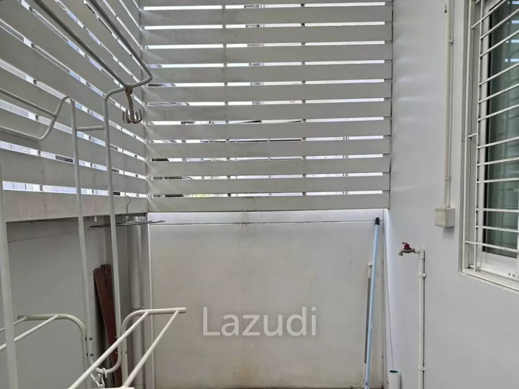Modern 72 sqm 2-Bed Townhouse in Hin Lek Fai