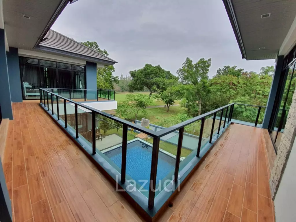 SPRINGFIELD VILLAGE GOLF & SPA : 2 Storey 4 Bed Pool villa on the golf course