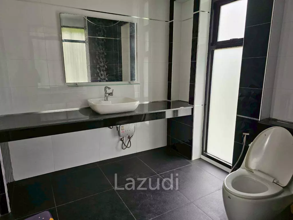 SPRINGFIELD VILLAGE GOLF & SPA : 2 Storey 4 Bed Pool villa on the golf course