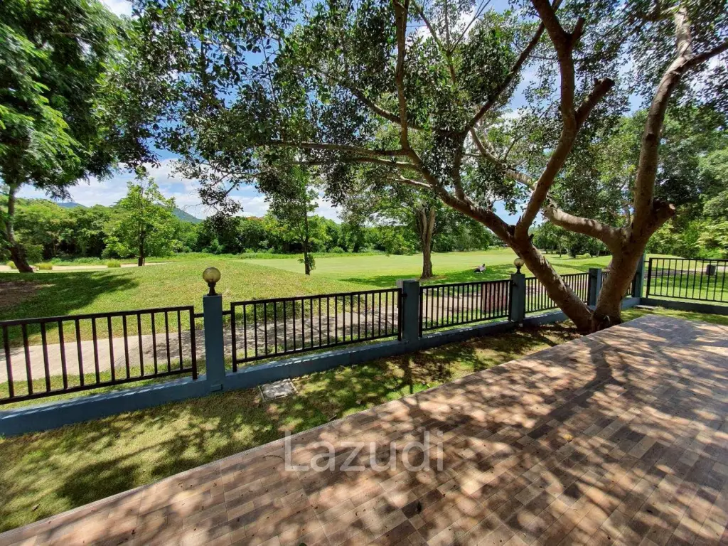 SPRINGFIELD VILLAGE GOLF & SPA : 2 Storey 4 Bed Pool villa on the golf course