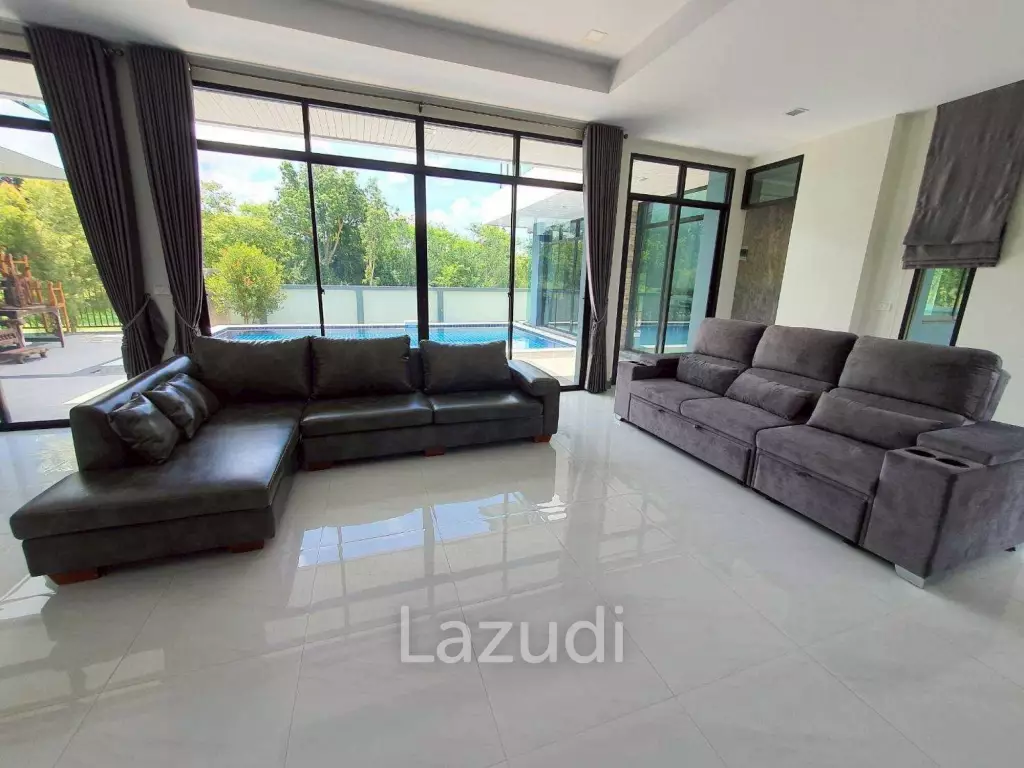 SPRINGFIELD VILLAGE GOLF & SPA : 2 Storey 4 Bed Pool villa on the golf course