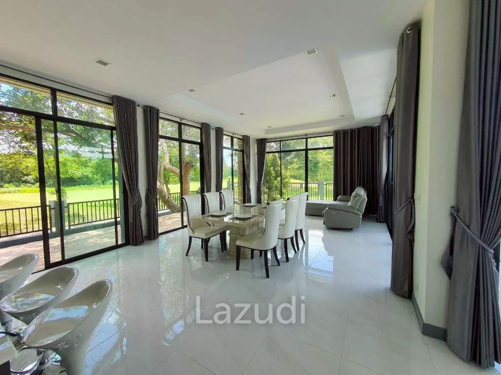 SPRINGFIELD VILLAGE GOLF & SPA : 2 Storey 4 Bed Pool villa on the golf course