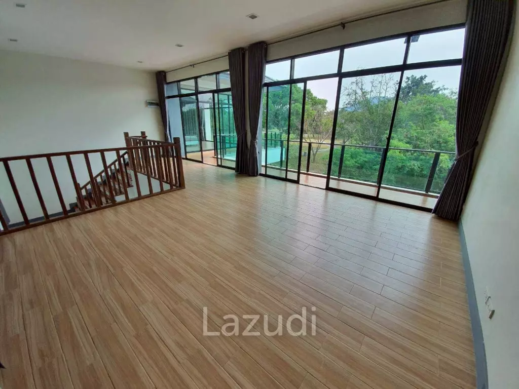 SPRINGFIELD VILLAGE GOLF & SPA : 2 Storey 4 Bed Pool villa on the golf course