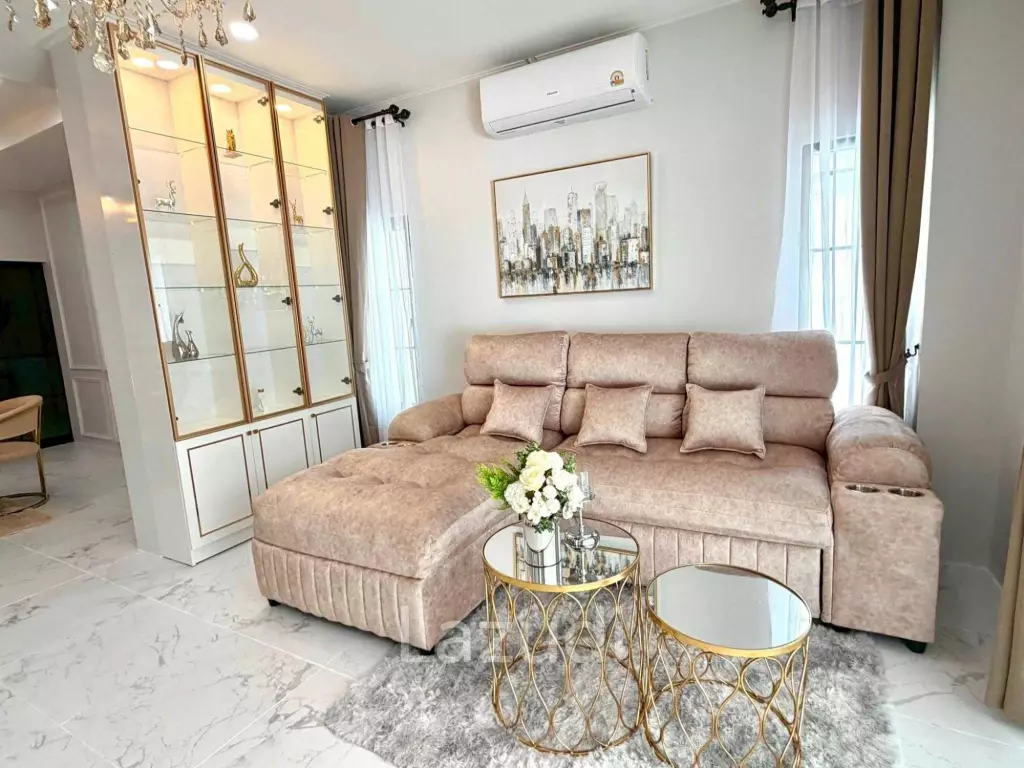 Newly Renovated Pool Villa for Sale Near Mabprachan Lake