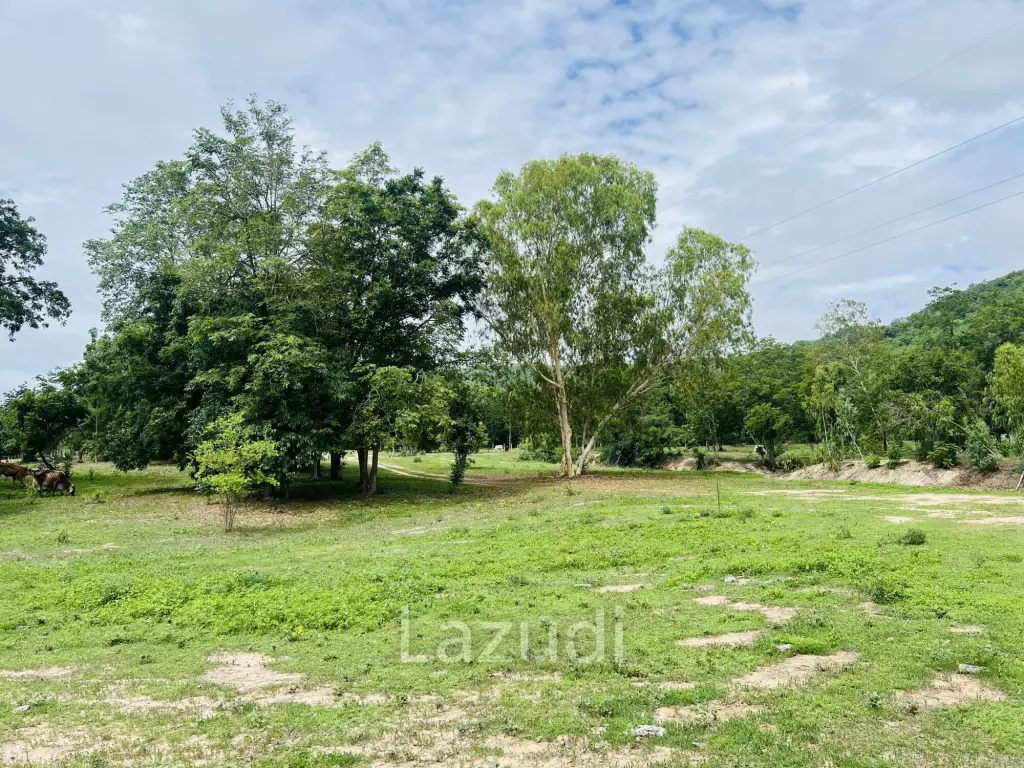 2 Rai land mountain view in Cha-Am Phetchaburi