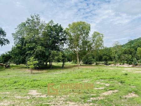 2 Rai land mountain view in Cha-Am Phetchaburi