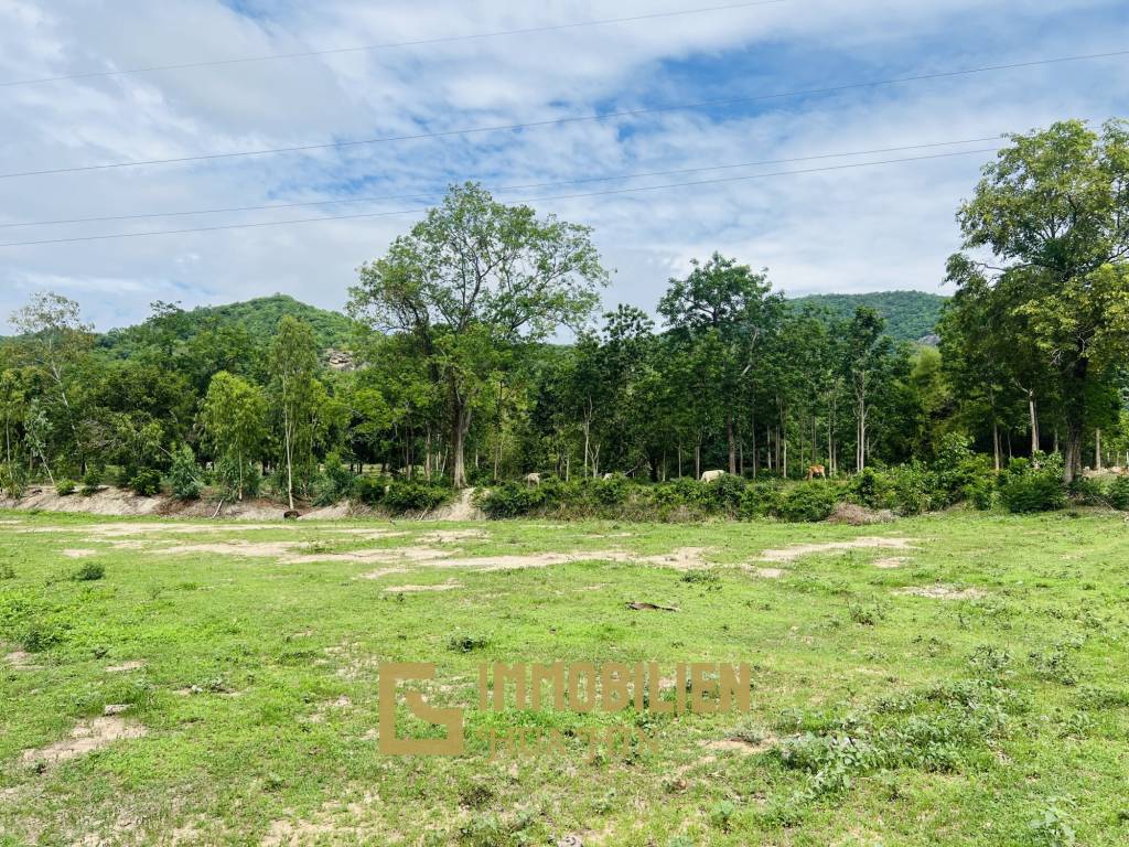 2 Rai land mountain view in Cha-Am Phetchaburi