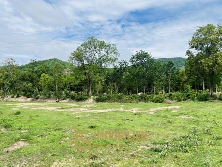 2 Rai land mountain view in Cha-Am Phetchaburi