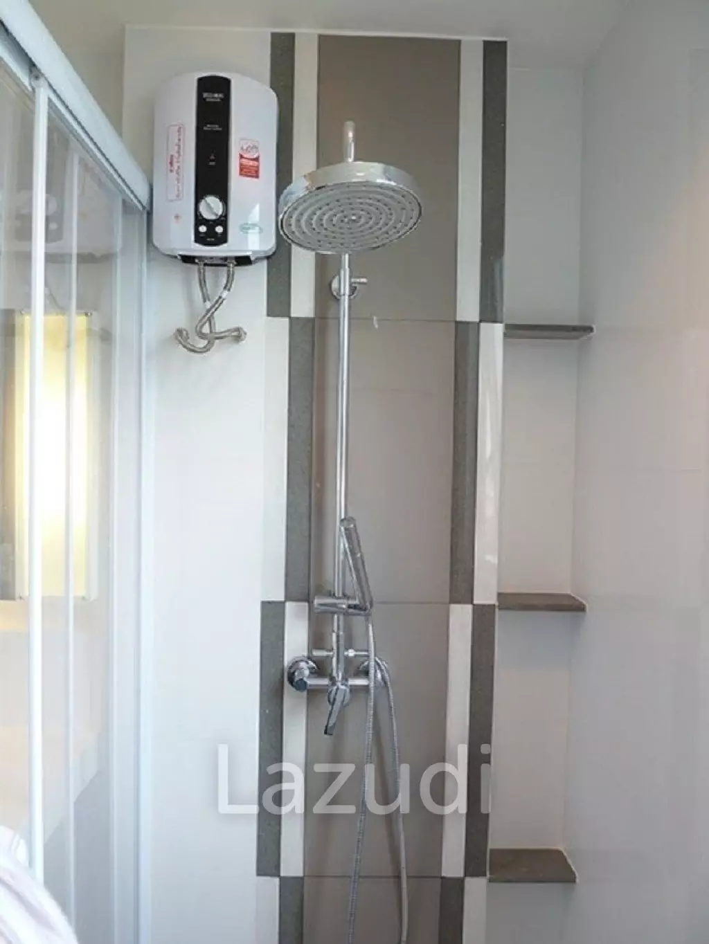67 sqm corner 2 bedroom condo on 29th floor Rhythm Ratchada Huai Kwang Bangkok