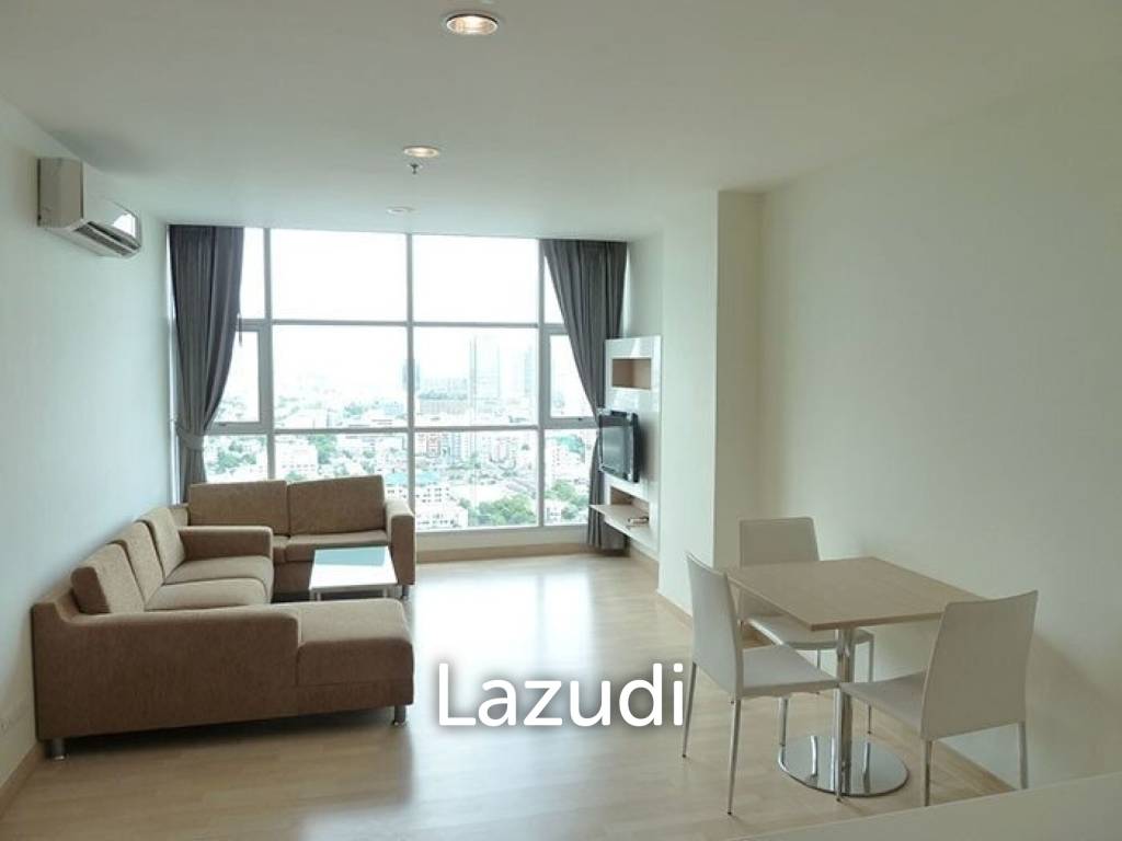 67 sqm corner 2 bedroom condo on 29th floor Rhythm Ratchada Huai Kwang Bangkok