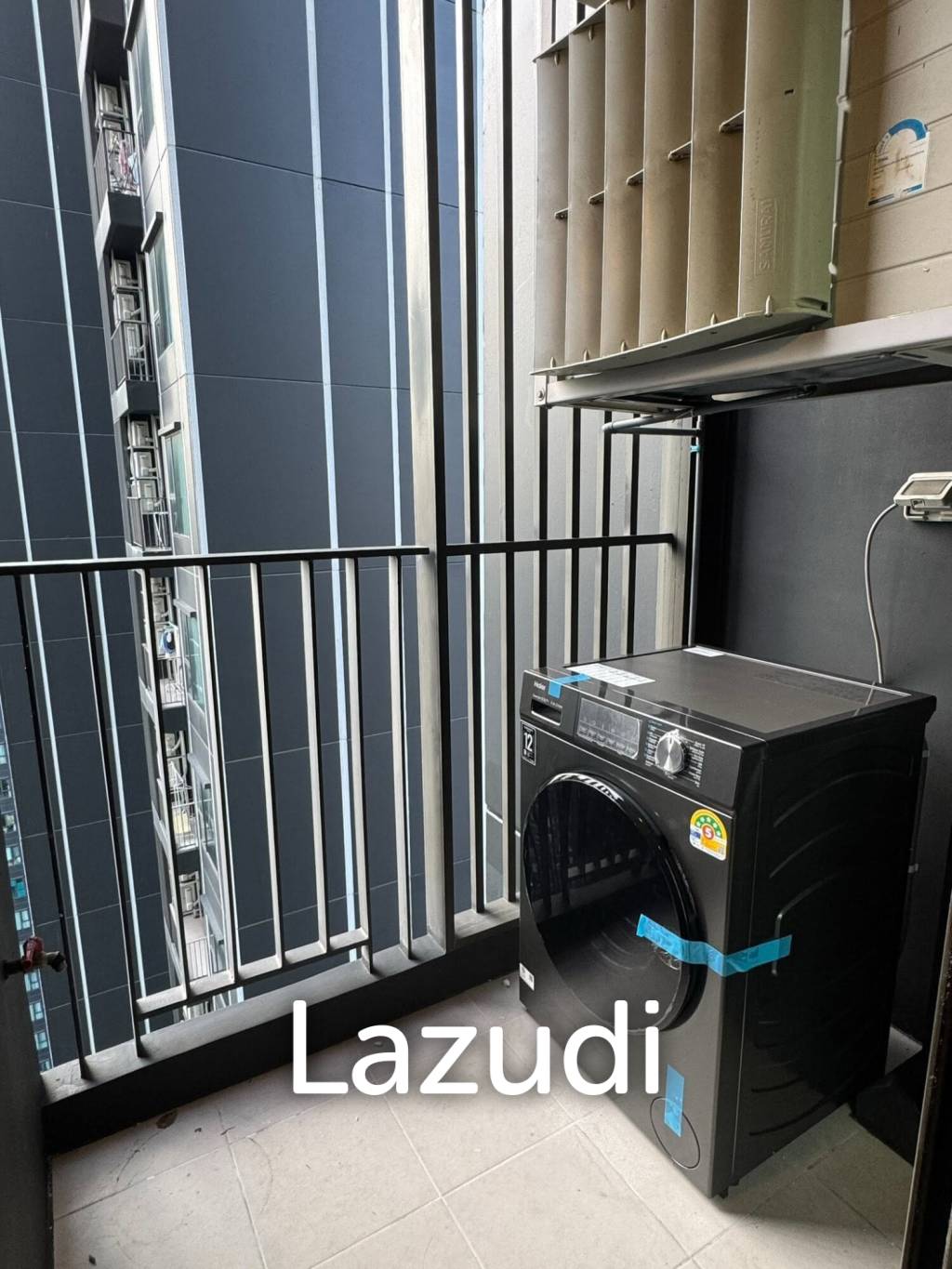 32.71 sqm high floor condo at LIFE Asoke Rama 9 Makkasan Bangkok