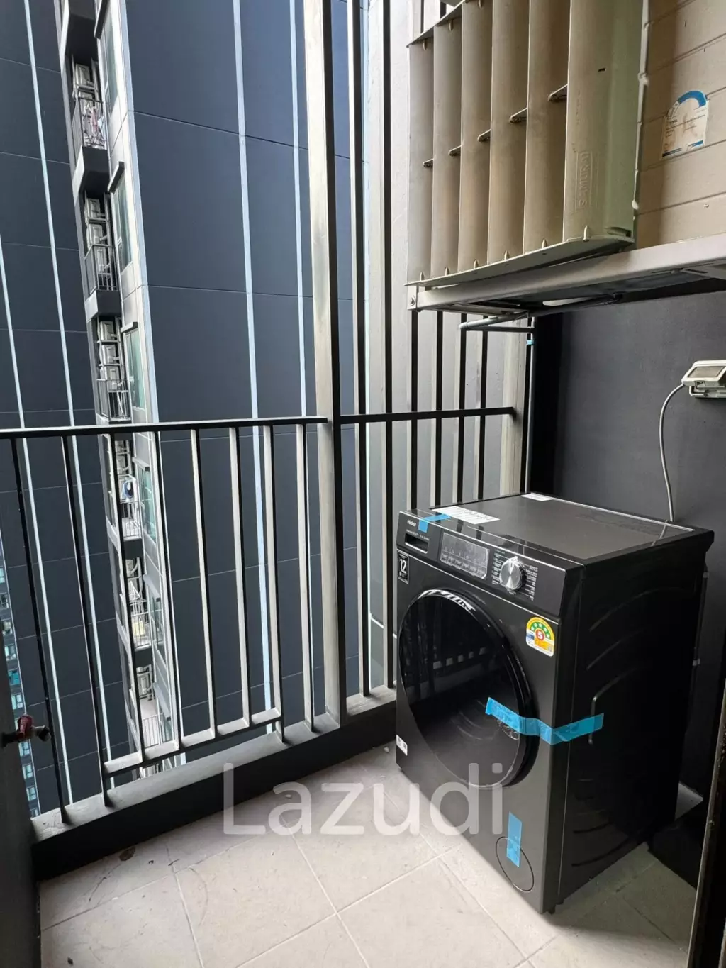 32.71 sqm high floor condo at LIFE Asoke Rama 9 Makkasan Bangkok