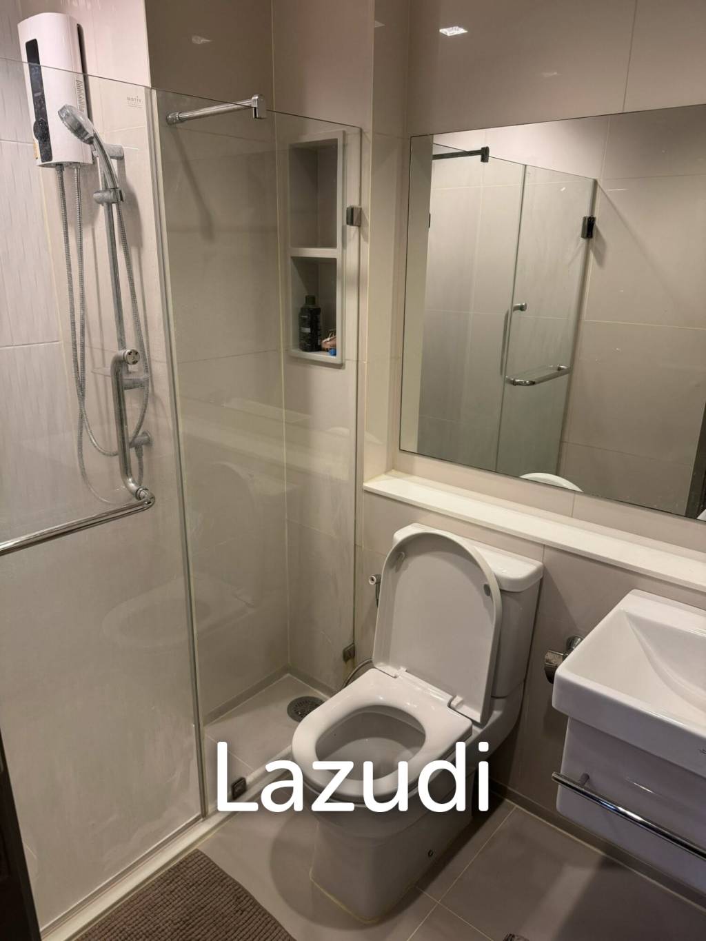 32.71 sqm high floor condo at LIFE Asoke Rama 9 Makkasan Bangkok