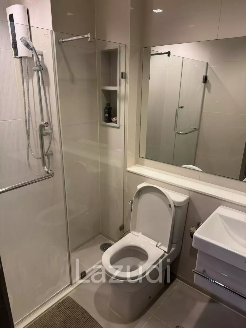 32.71 sqm high floor condo at LIFE Asoke Rama 9 Makkasan Bangkok