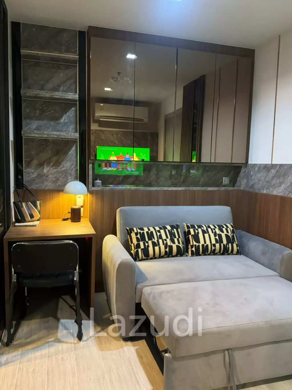 32.71 sqm high floor condo at LIFE Asoke Rama 9 Makkasan Bangkok