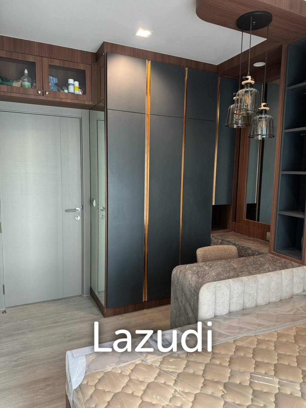 32.71 sqm high floor condo at LIFE Asoke Rama 9 Makkasan Bangkok