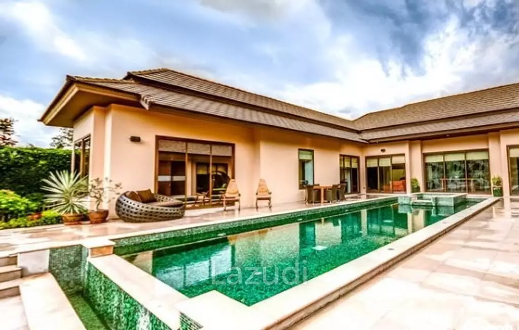 PALM HILLS : Designer Luxury 5 Bed Pool Villa overlooking golf course and Lake