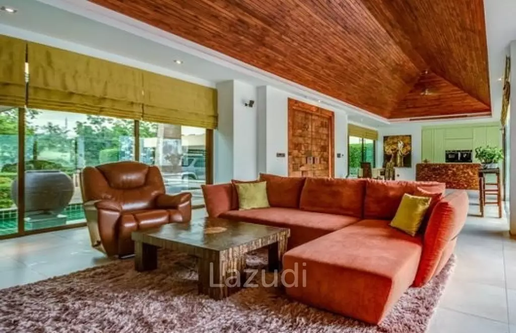 PALM HILLS : Designer Luxury 5 Bed Pool Villa overlooking golf course and Lake