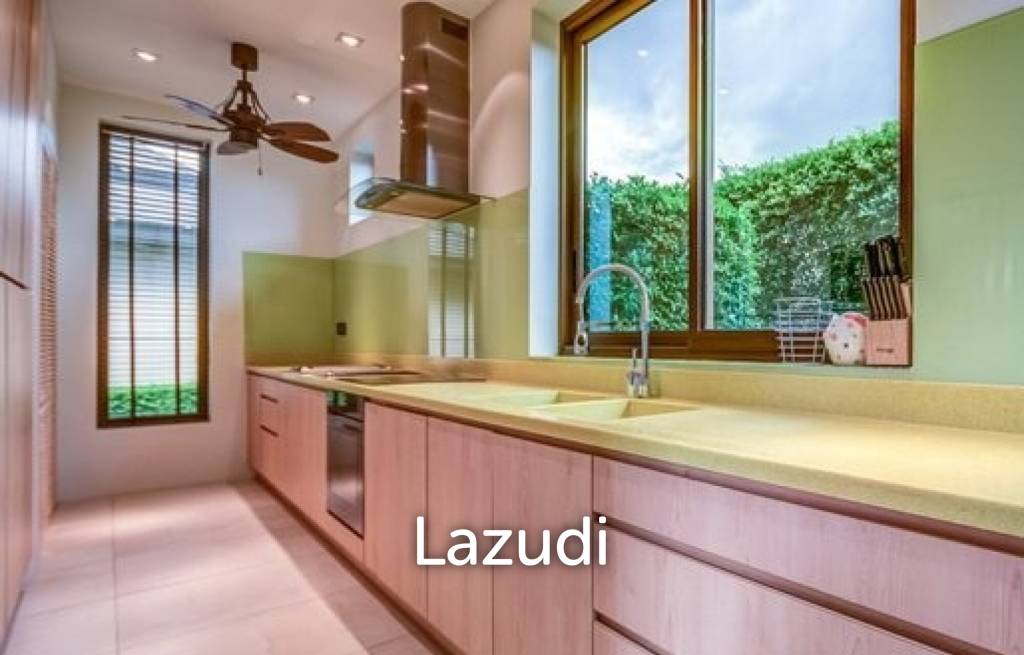 PALM HILLS : Designer Luxury 5 Bed Pool Villa overlooking golf course and Lake