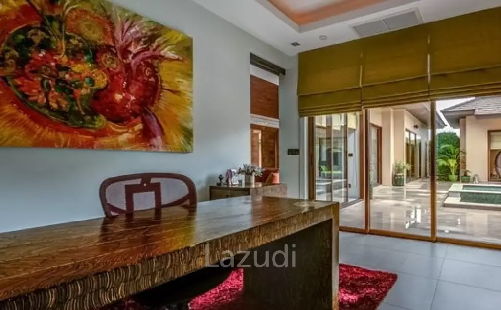 PALM HILLS : Designer Luxury 5 Bed Pool Villa overlooking golf course and Lake