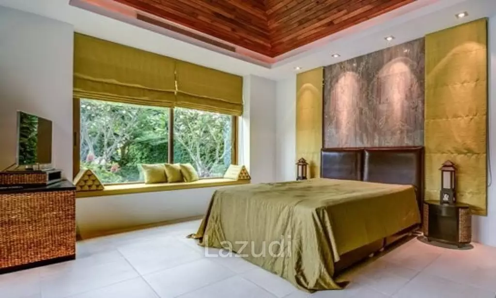 PALM HILLS : Designer Luxury 5 Bed Pool Villa overlooking golf course and Lake