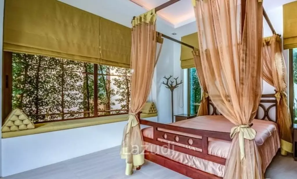 PALM HILLS : Designer Luxury 5 Bed Pool Villa overlooking golf course and Lake