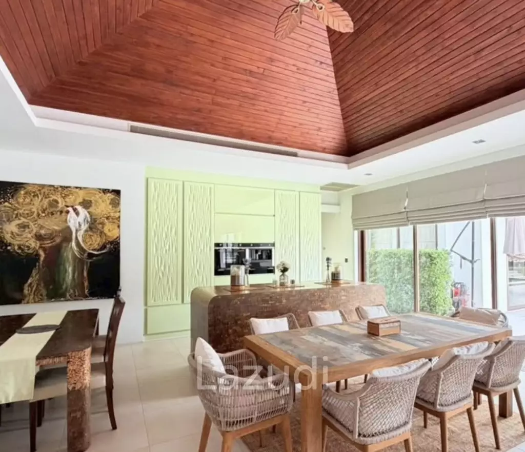 PALM HILLS : Designer Luxury 5 Bed Pool Villa overlooking golf course and Lake