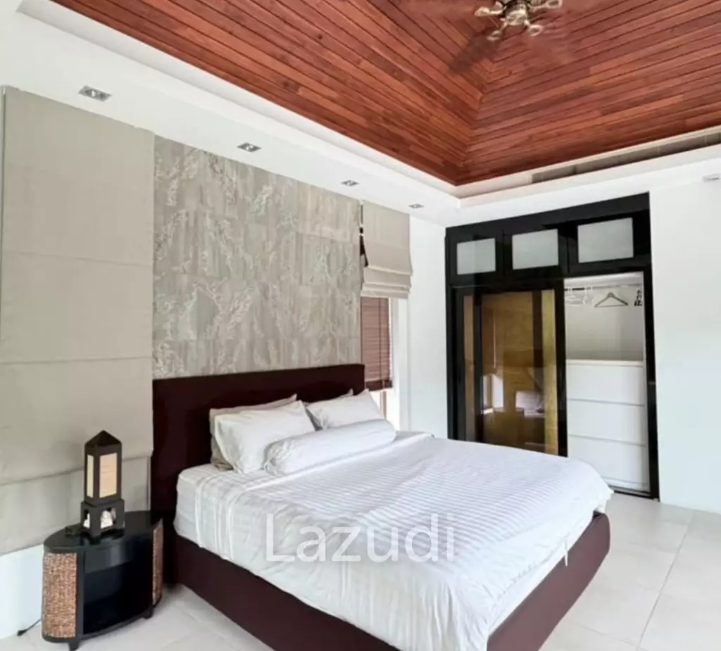 PALM HILLS : Designer Luxury 5 Bed Pool Villa overlooking golf course and Lake