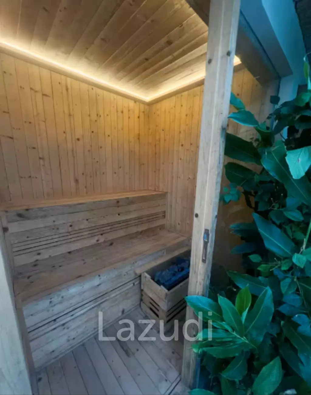 Modern 4 Bedroom Leasehold Villa for sale close to Canggu