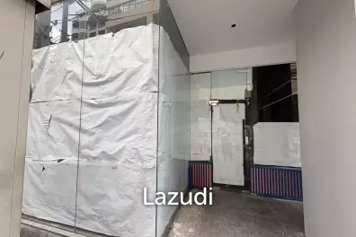 89 sqm Retail Space Baan Kampu @ Asoke Khlong Toei Nuea Bangkok