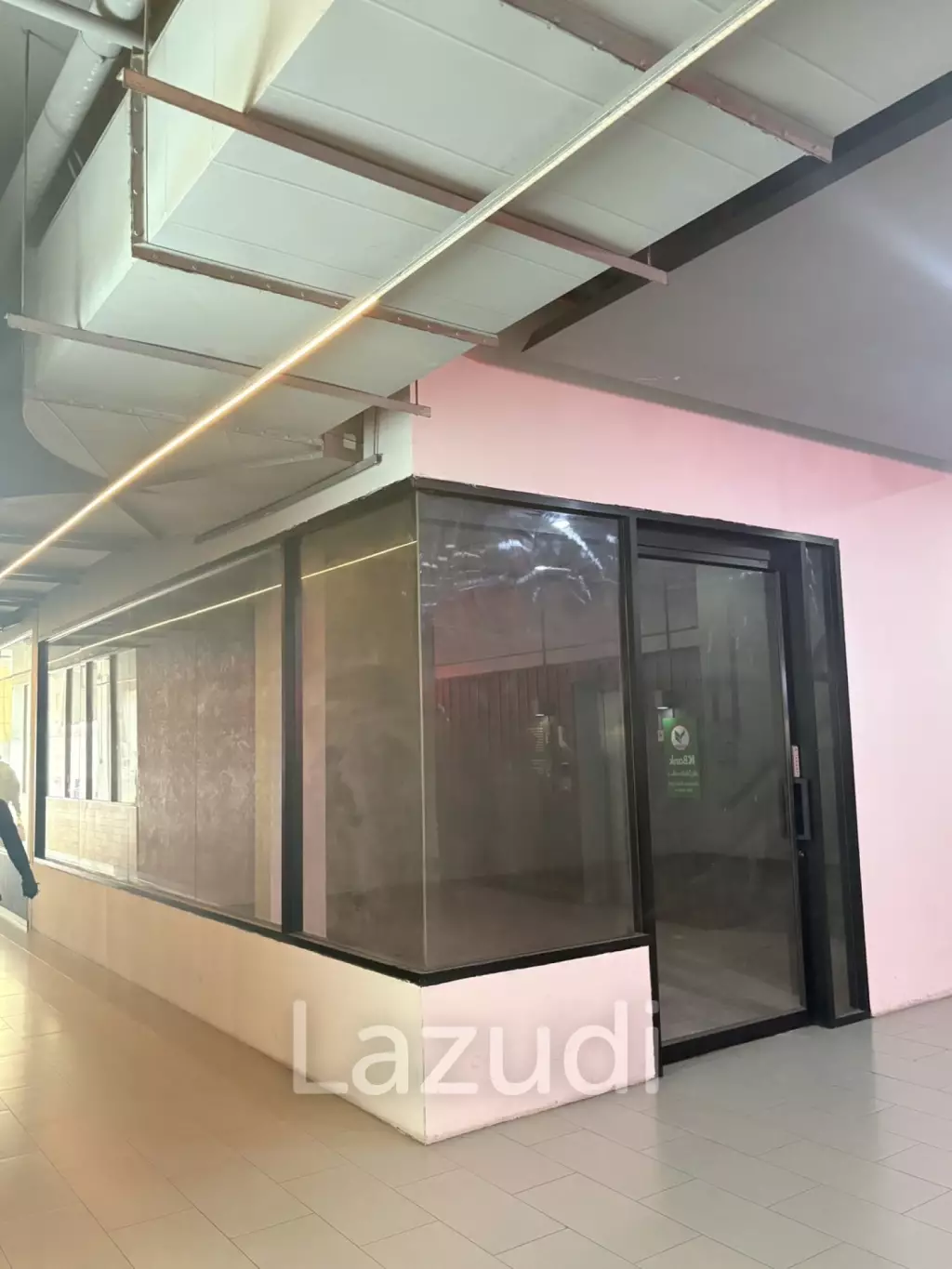 58 sqm Retail or Office Unit at Baan Kampu @ Asoke Khlong Toei Nuea