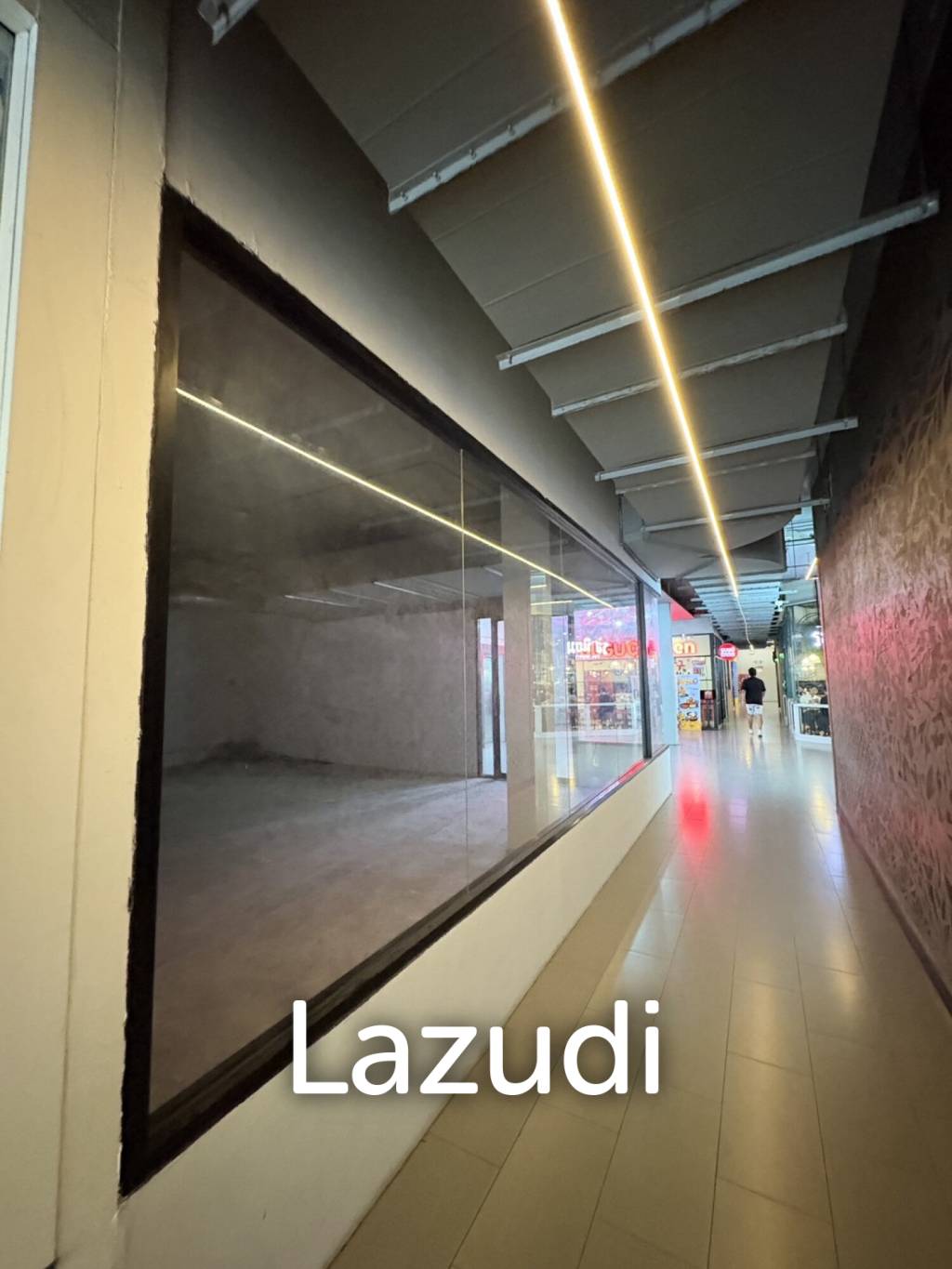 58 sqm Retail or Office Unit at Baan Kampu @ Asoke Khlong Toei Nuea
