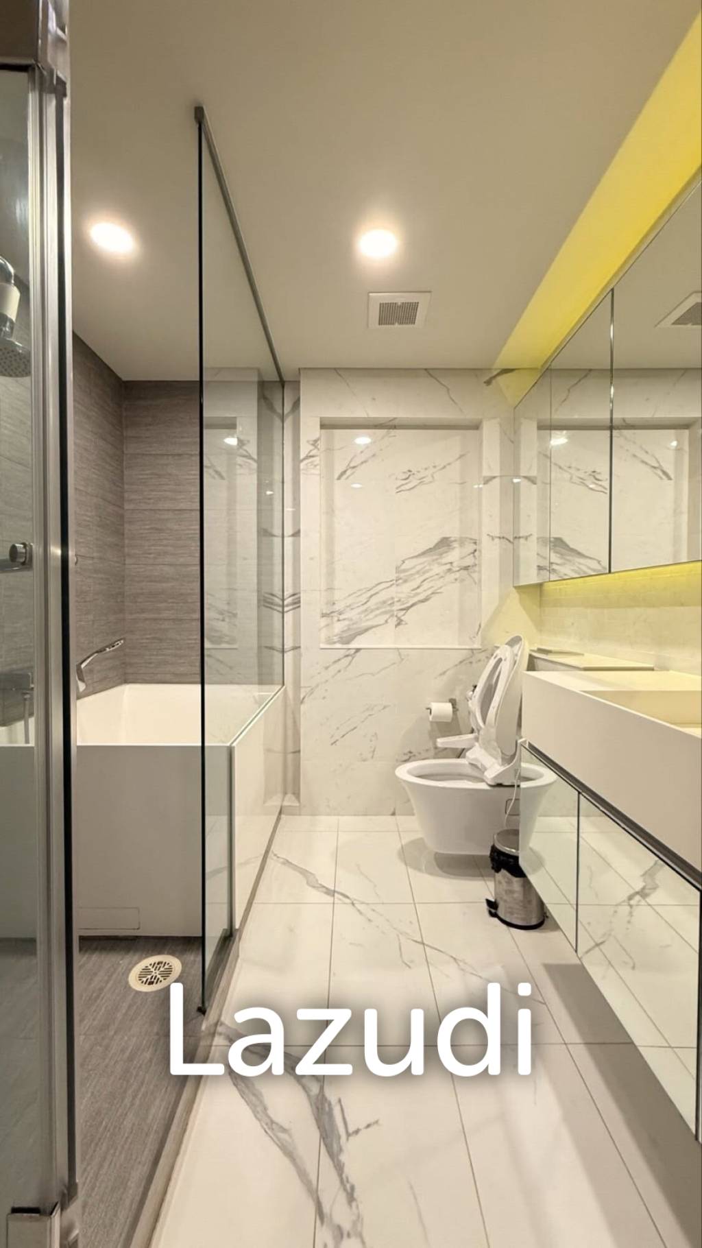 72 sqm 2 Bedroom Condo on 11th Floor at Siamese Exclusive Sukhumvit 31 Bangkok